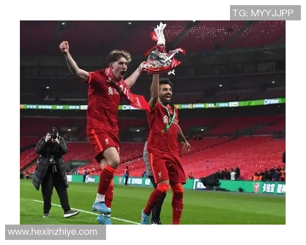 中超激战：里昂与利物浦战平后点球大战引发全场狂欢